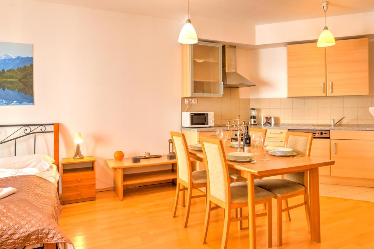 Central Downtown Apartments Будапеща Екстериор снимка