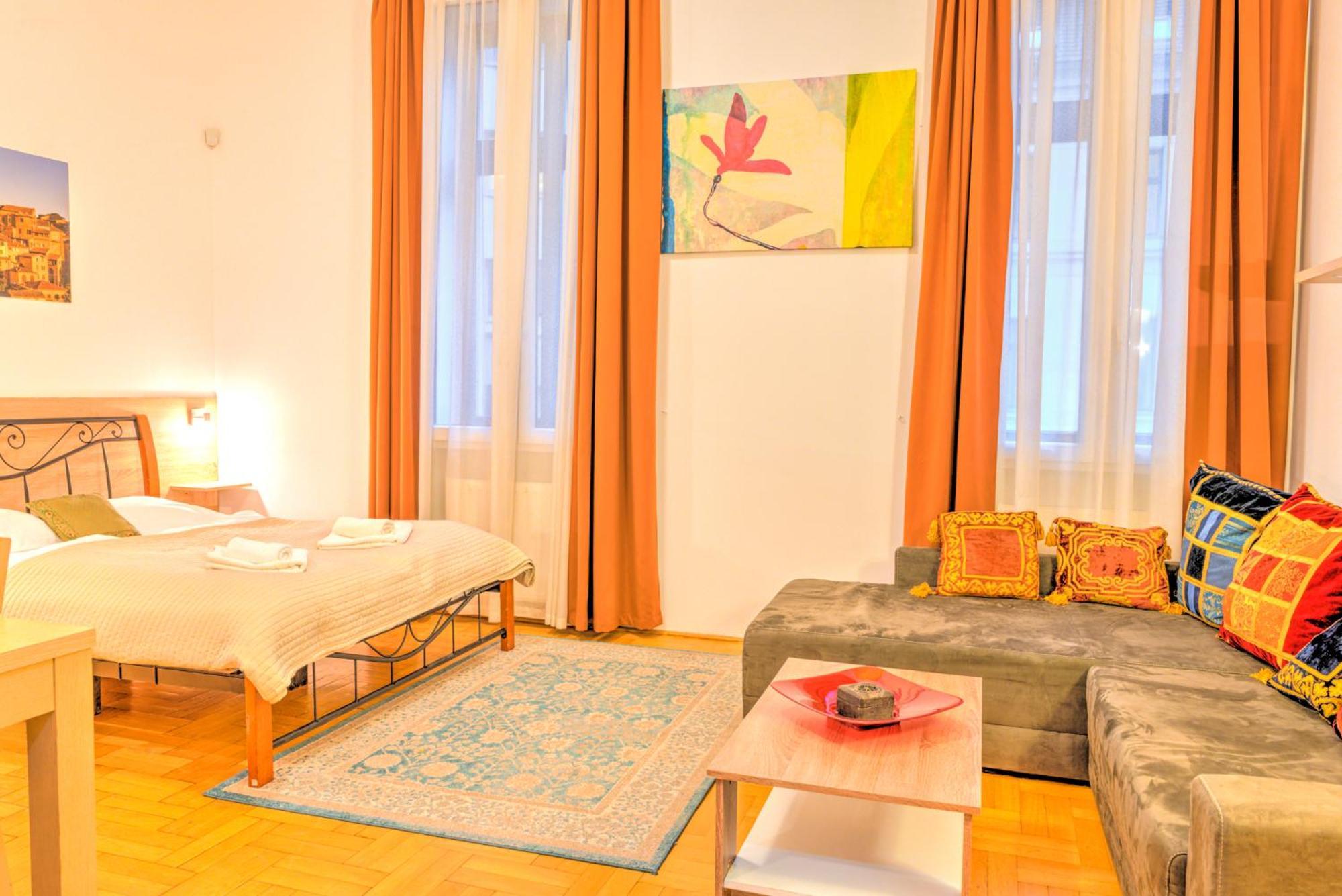 Central Downtown Apartments Будапеща Екстериор снимка
