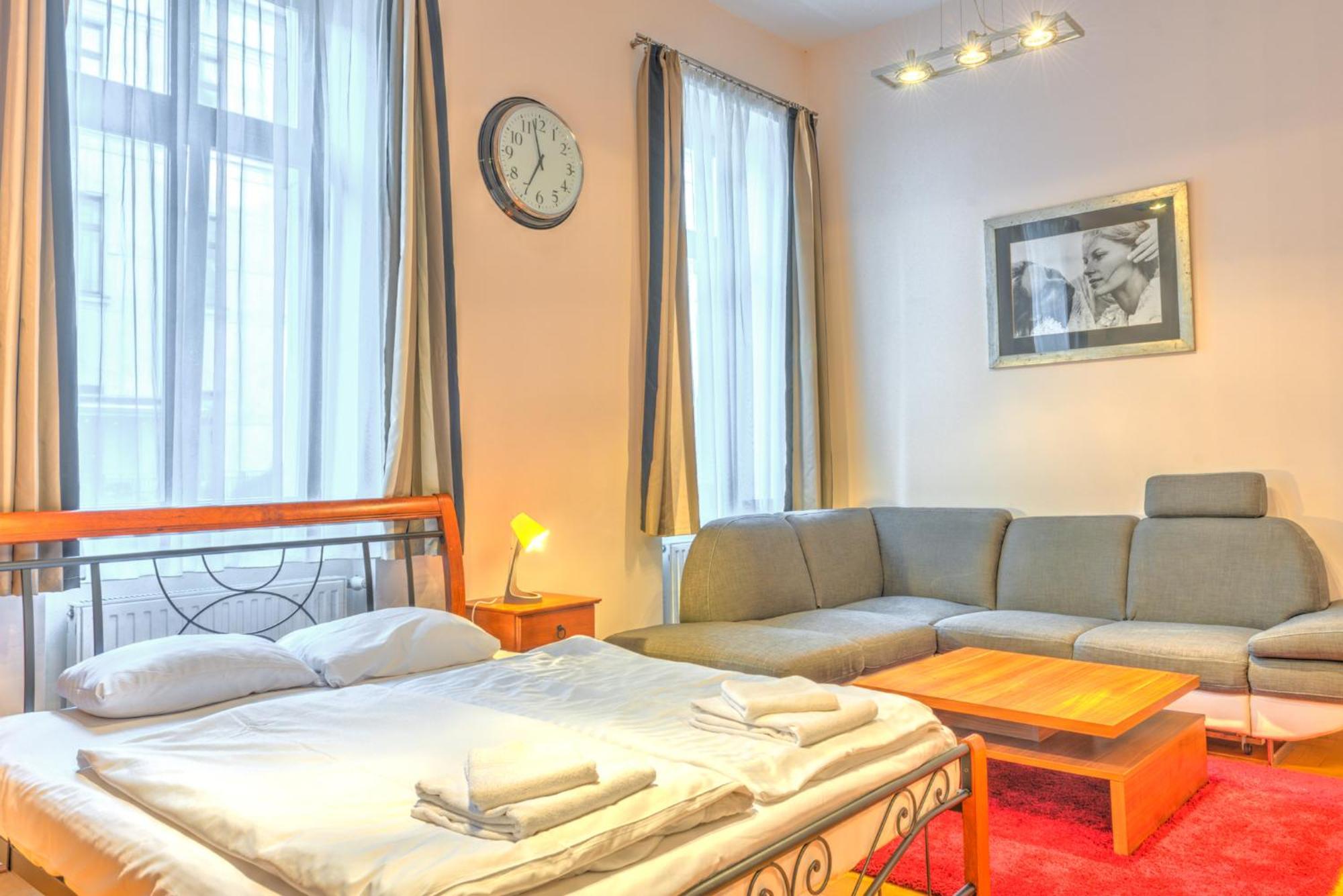 Central Downtown Apartments Будапеща Екстериор снимка